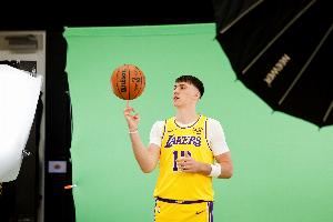 24岁！NBA官方发文：让我们祝拉拉维亚生日快乐🎂